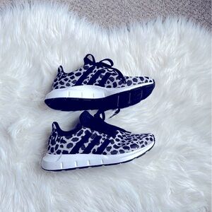Adidas Wones Animal Chaateh Print Black & White Running/Training Sneakers Sz 6.5